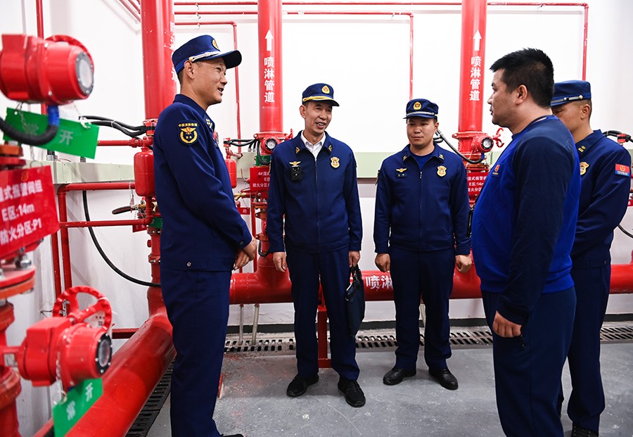 新空港里的那一抹“火焰藍(lán)”——蘭州新區(qū)消防救援支隊(duì)多措并舉護(hù)航T3航站樓安全運(yùn)營與儀器儀表修理保障